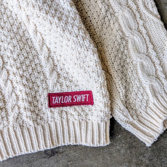 Taylor Swift Red (Taylor's Version) Cardigan Cream Ivory Cable Knit size XL/2XL - Picture 6 of 12